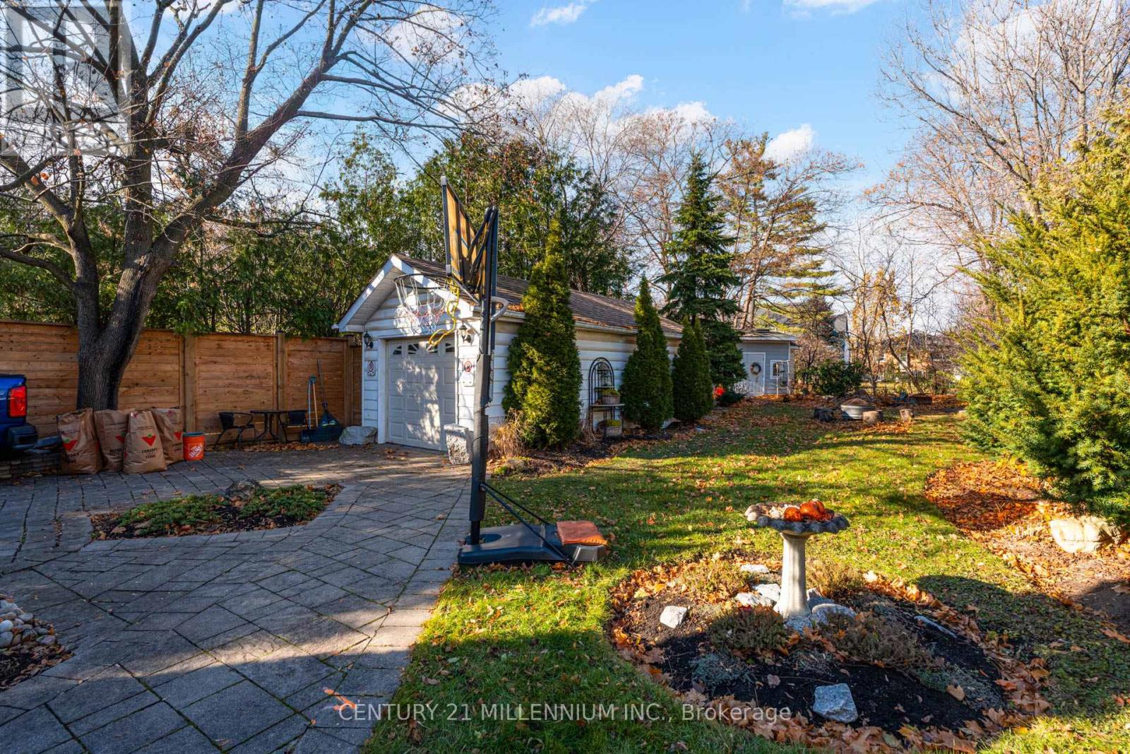 30 Clarence Street, Brampton, Ontario  L6W 1S3 - Photo 21 - W12587862