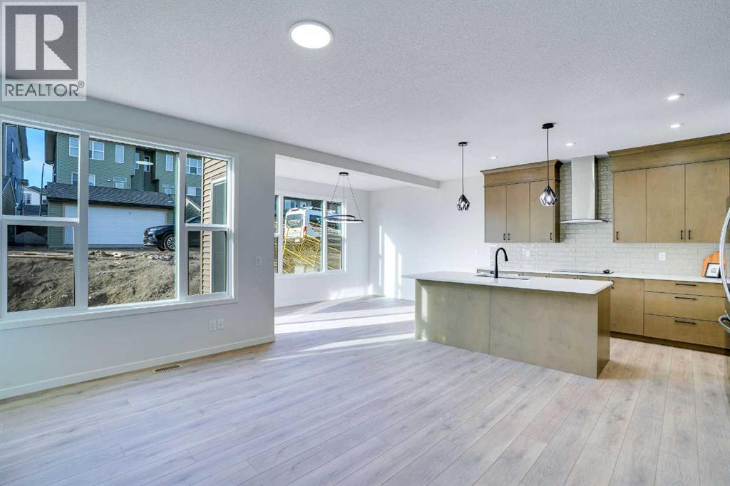 312 Edith Place Nw, Calgary, Alberta  T3R 2E1 - Photo 3 - A2261867