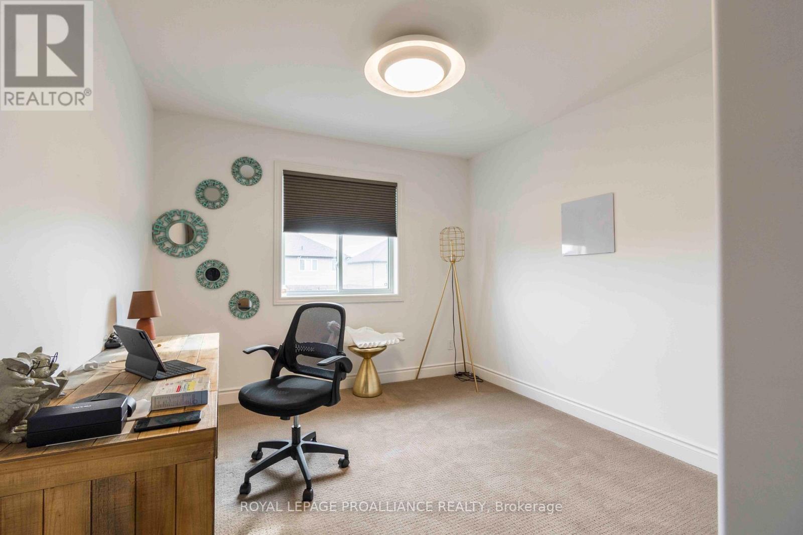 92 Ledgerock Court, Quinte West, Ontario  K8R 0A1 - Photo 17 - X12587878