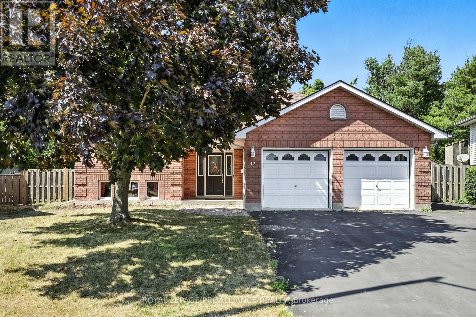 33 Loraine Avenue, Quinte West, Ontario  K8V 6R4 - Photo 1 - X12587898