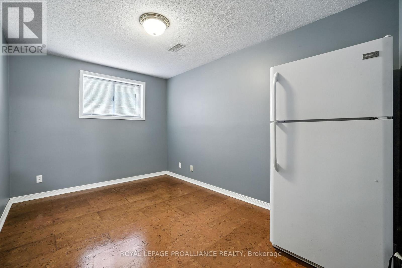 33 Loraine Avenue, Quinte West, Ontario  K8V 6R4 - Photo 31 - X12587898