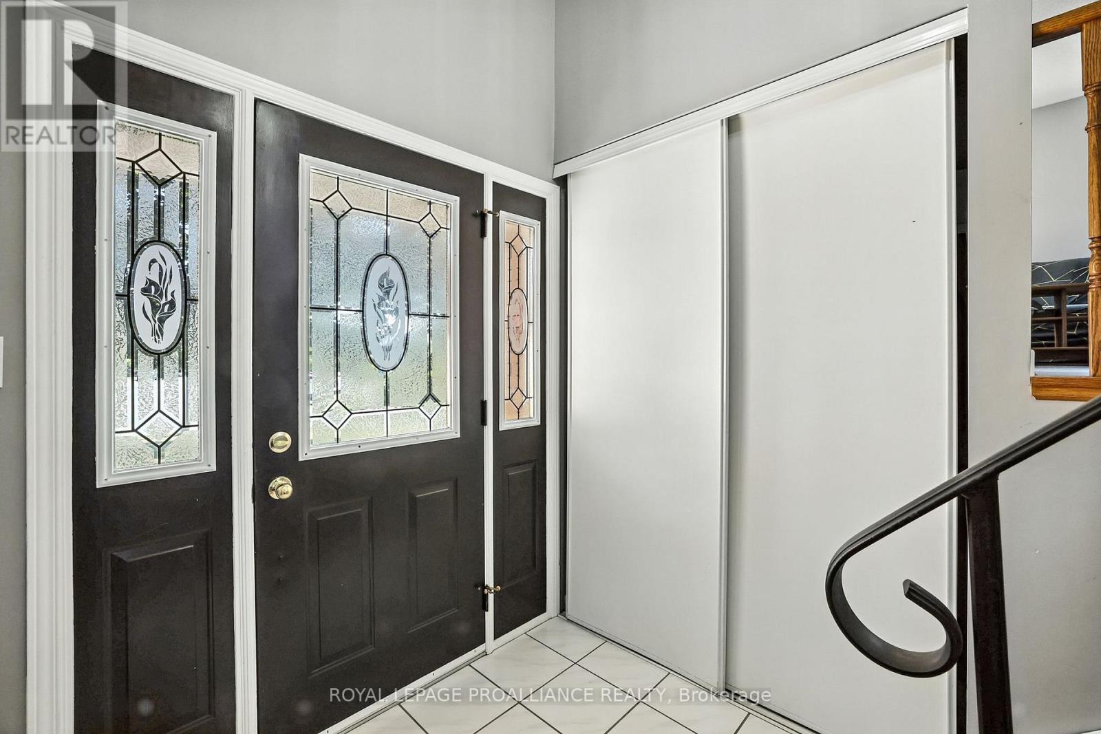 33 Loraine Avenue, Quinte West, Ontario  K8V 6R4 - Photo 5 - X12587898