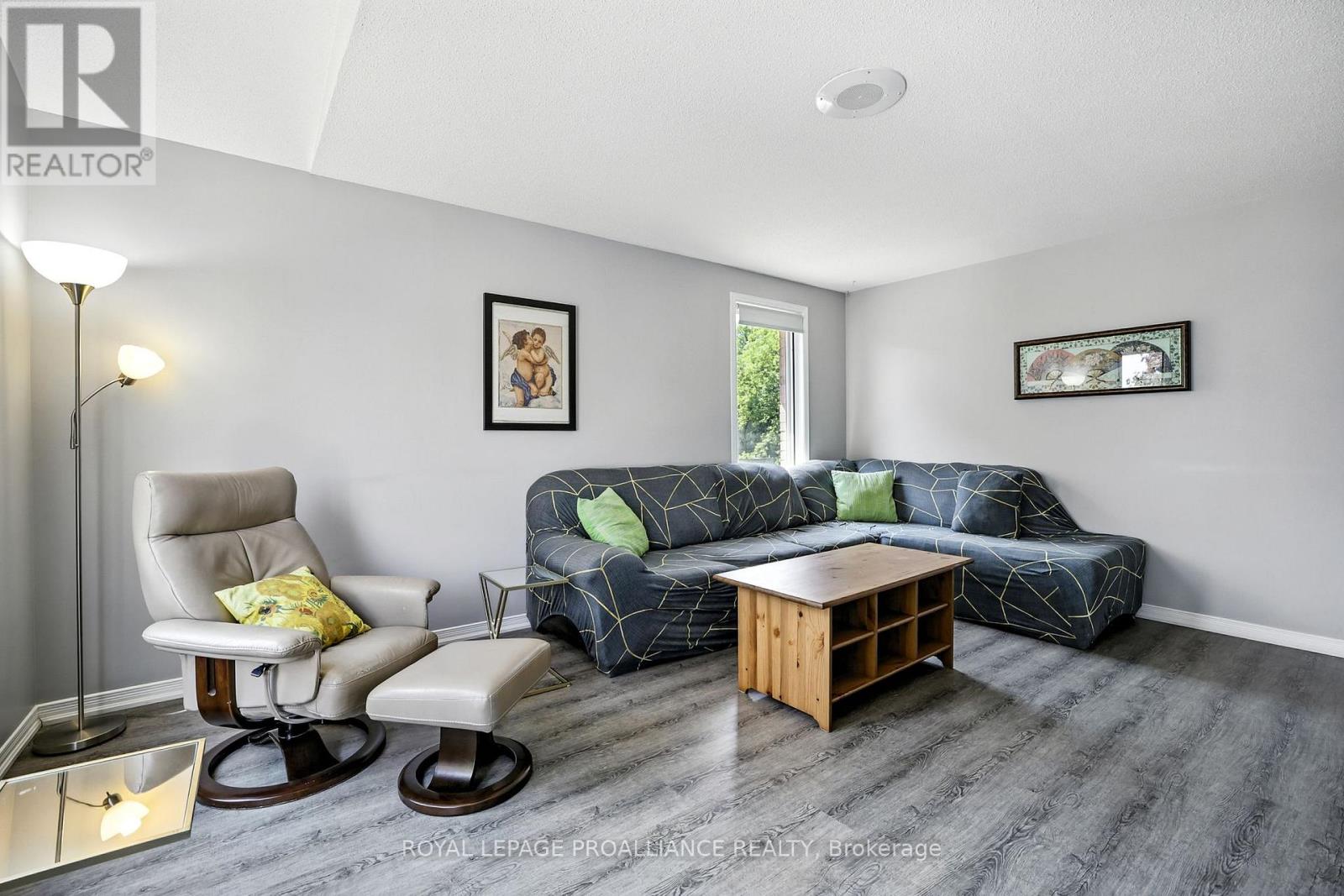 33 Loraine Avenue, Quinte West, Ontario  K8V 6R4 - Photo 9 - X12587898