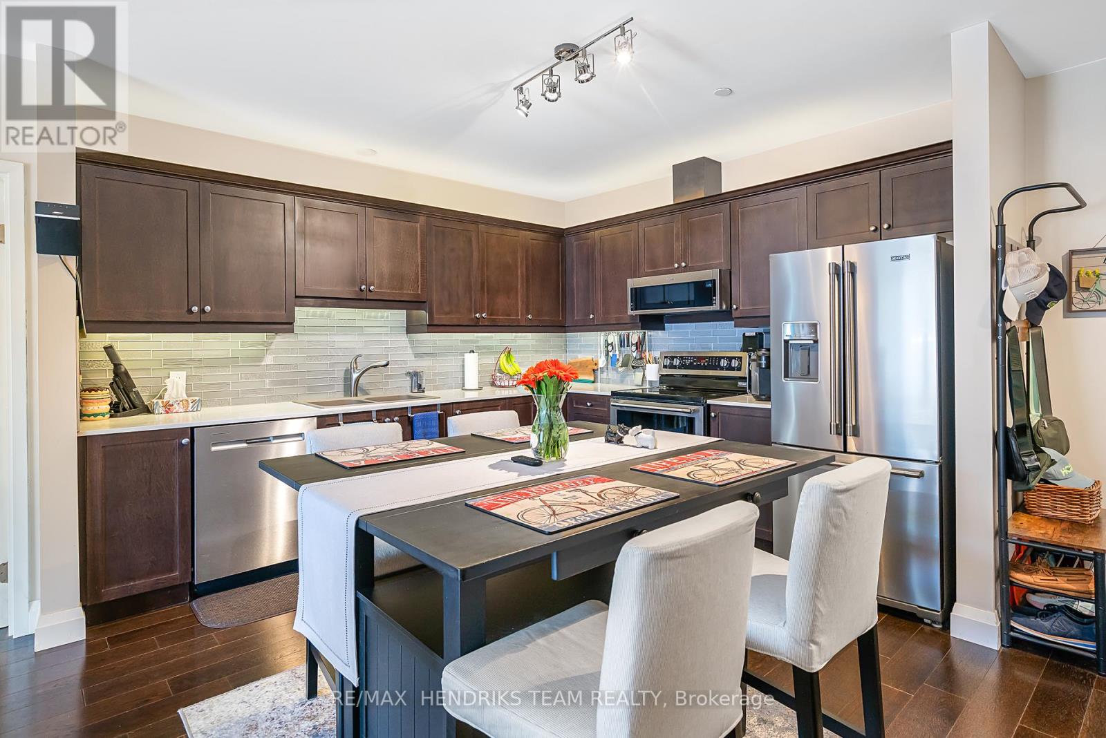 102 - 26 Wellington Street, St. Catharines, Ontario  L2R 5P8 - Photo 8 - X12587886