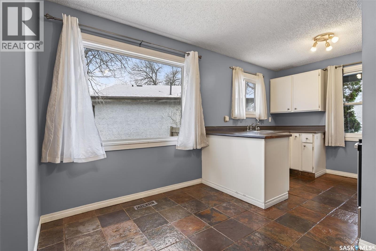 819 Gibson Court N, Regina, Saskatchewan  S4X 1Y8 - Photo 11 - SK024882