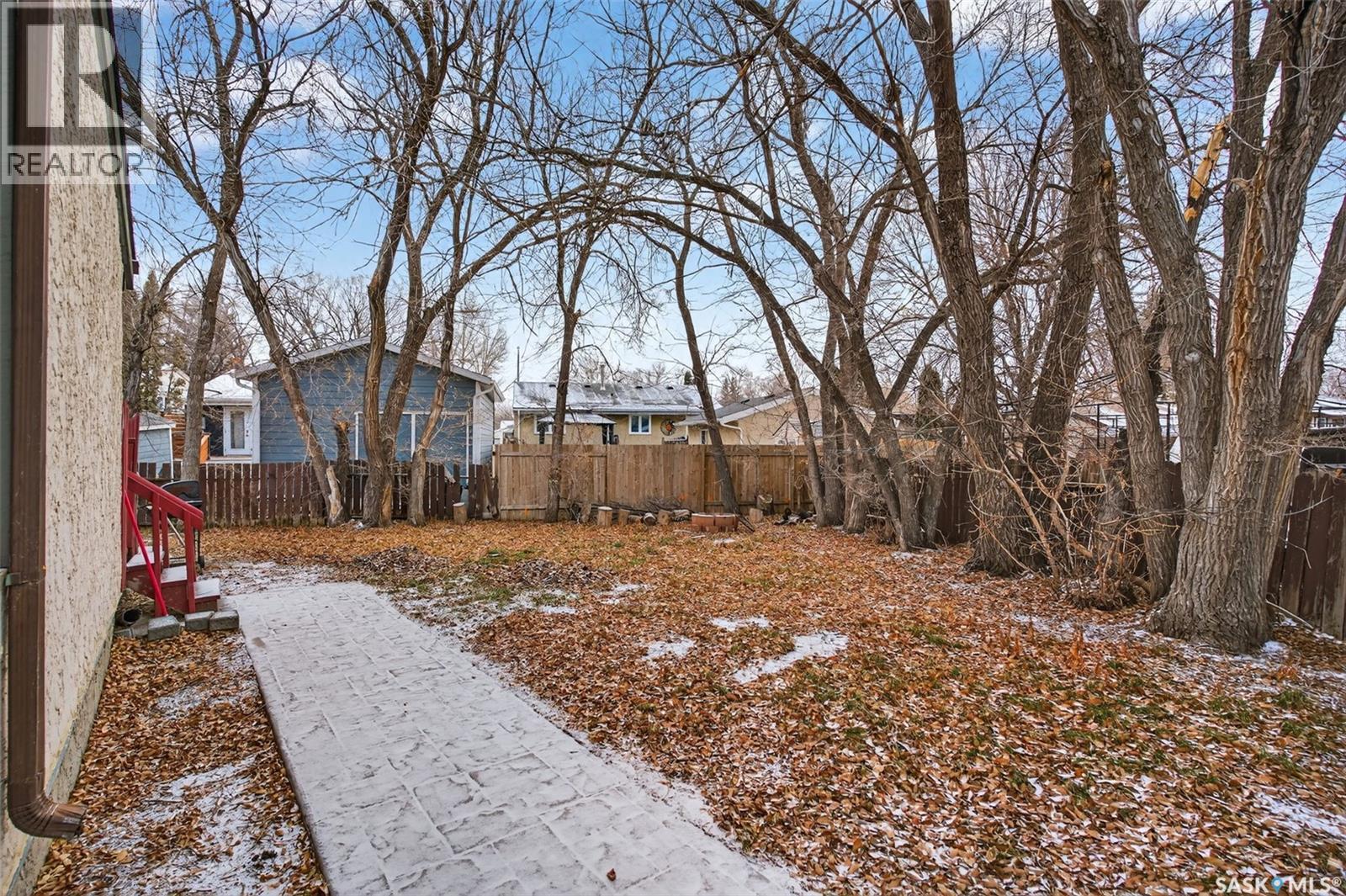 819 Gibson Court N, Regina, Saskatchewan  S4X 1Y8 - Photo 4 - SK024882