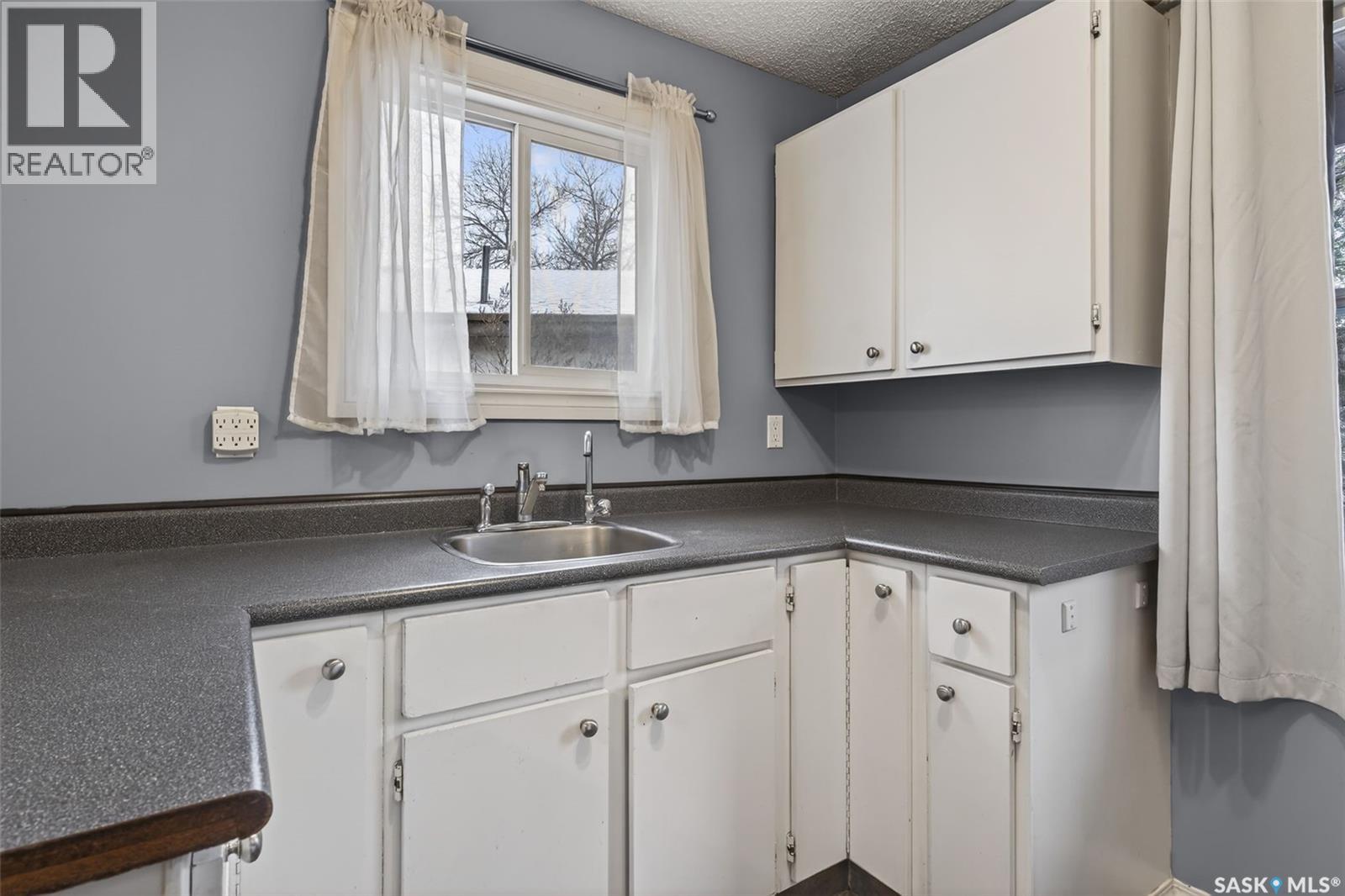 819 Gibson Court N, Regina, Saskatchewan  S4X 1Y8 - Photo 9 - SK024882