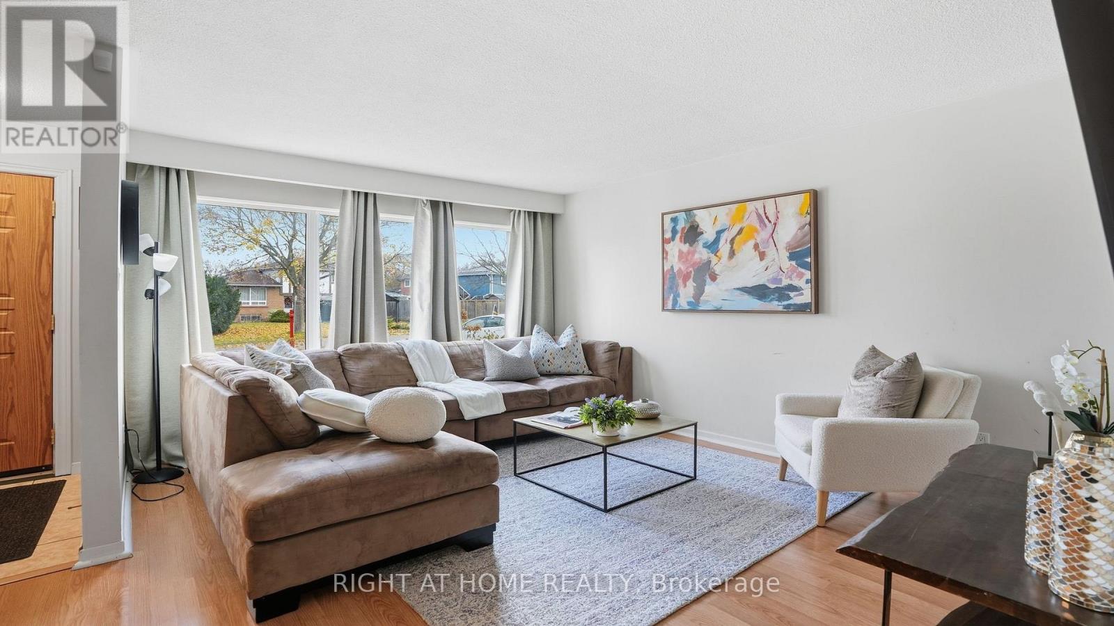 408 Camelot Court, Oshawa, Ontario  L1G 6P7 - Photo 4 - E12587876