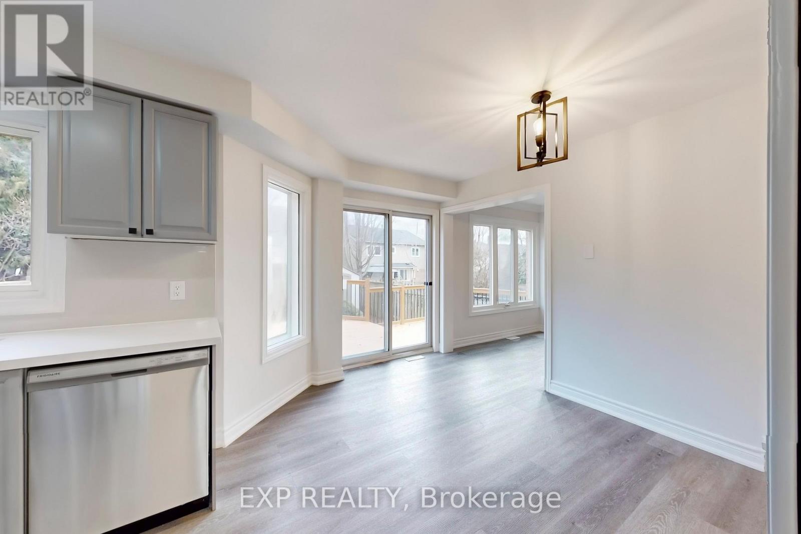 1117 Windgrove Square, Pickering, Ontario  L1X 2S5 - Photo 11 - E12587912