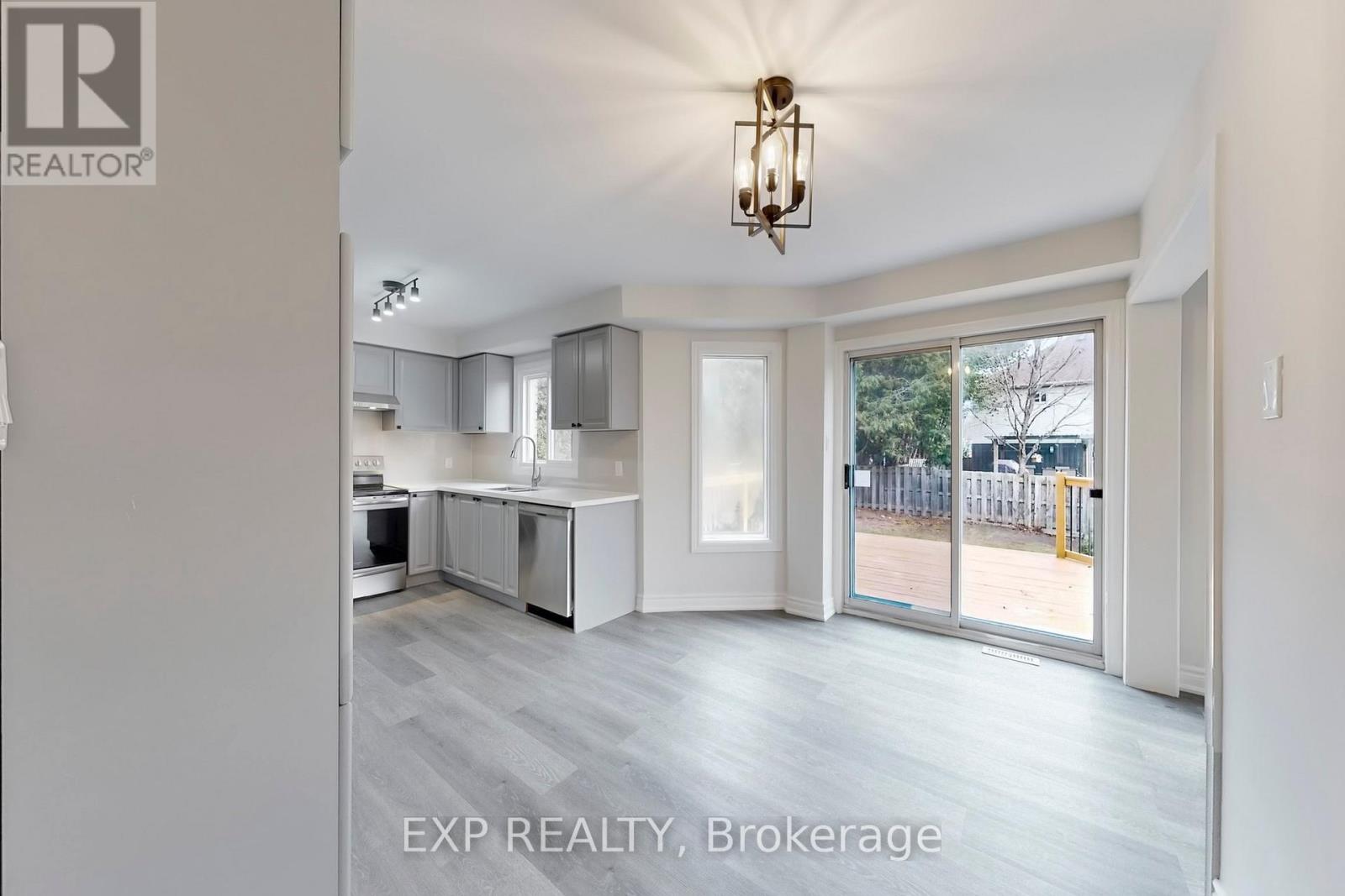 1117 Windgrove Square, Pickering, Ontario  L1X 2S5 - Photo 12 - E12587912