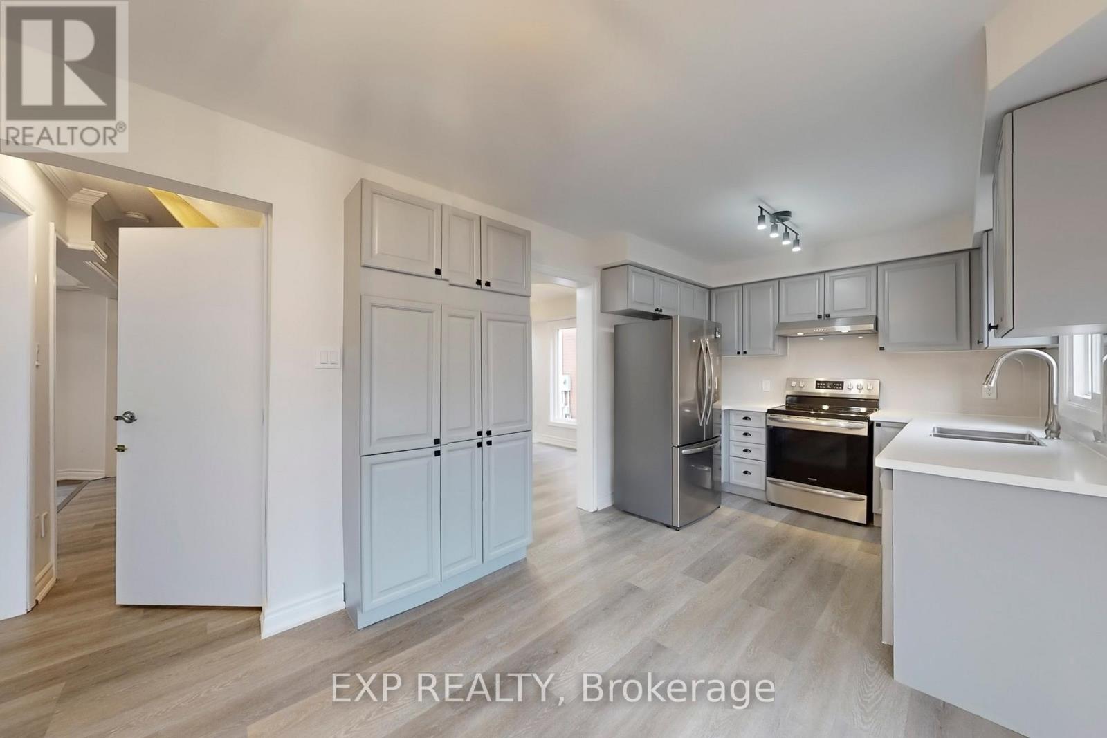 1117 Windgrove Square, Pickering, Ontario  L1X 2S5 - Photo 7 - E12587912