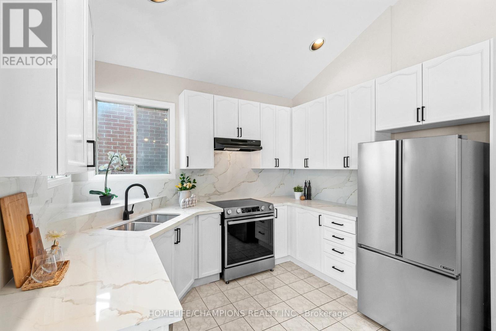 104 Secord Street, Pickering, Ontario  L1V 6V6 - Photo 12 - E12587914