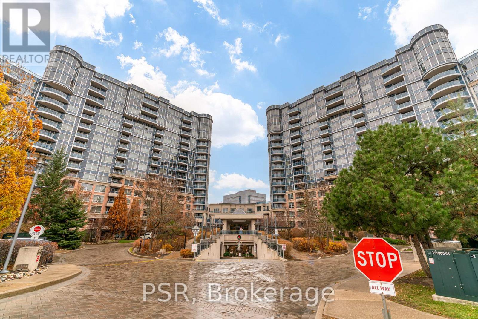 717 - 33 COX BOULEVARD, Markham, Ontario