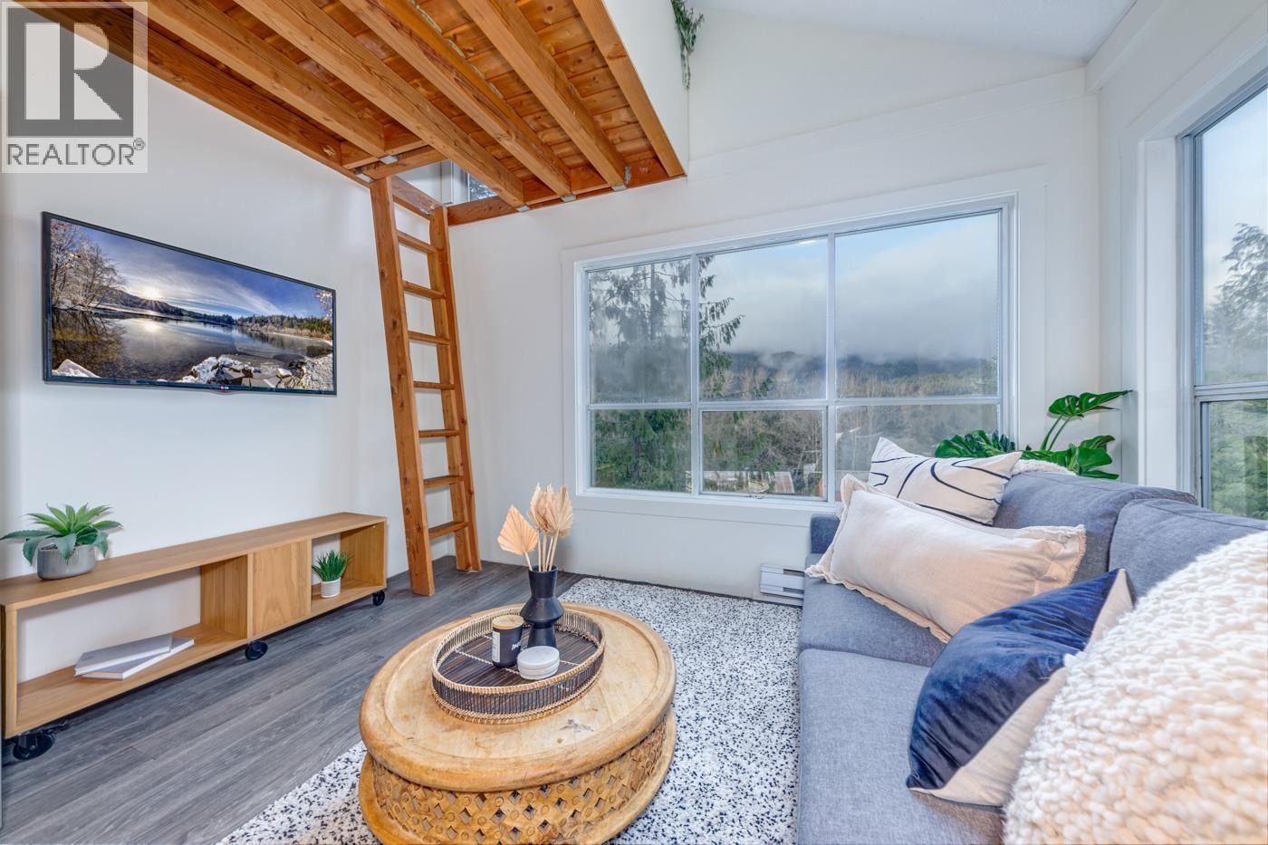 1 2158 Sarajevo Drive, Whistler, British Columbia  V8E 0B5 - Photo 2 - R3069389