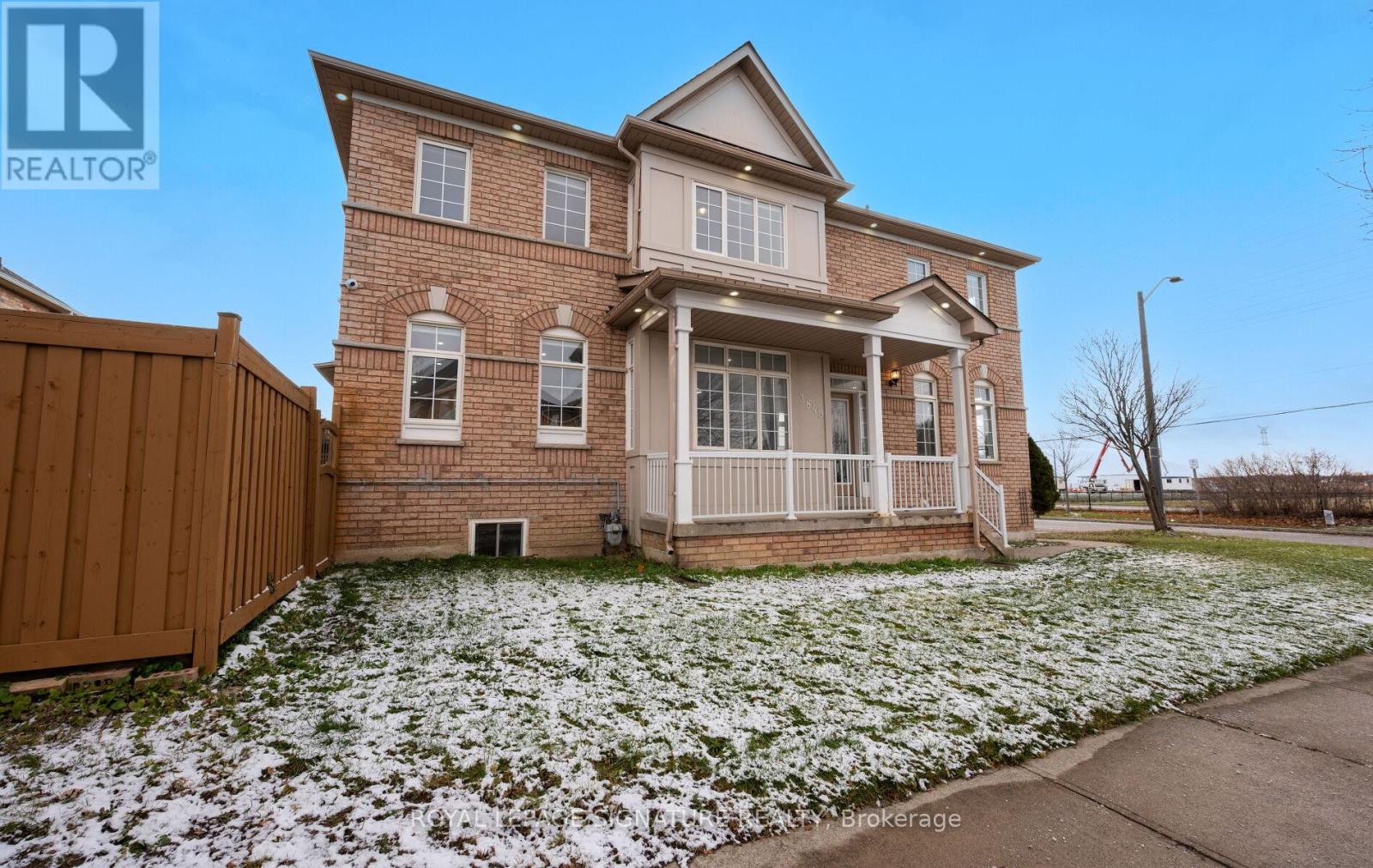3849 Talias Crescent, Mississauga, Ontario  L5M 6L6 - Photo 3 - W12587892
