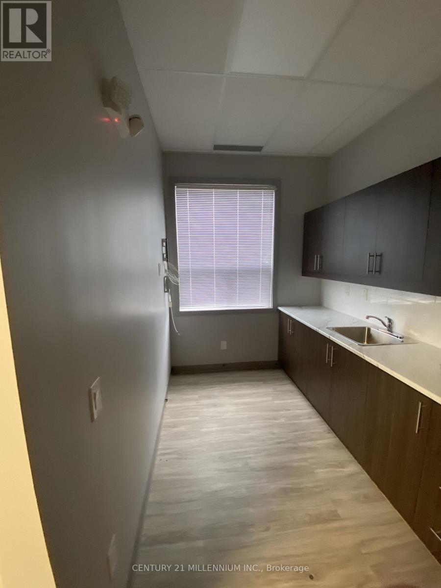 105 - 12637 Tenth Line, Whitchurch-Stouffville, Ontario L4A 7X3 - Photo 9 - N12562092