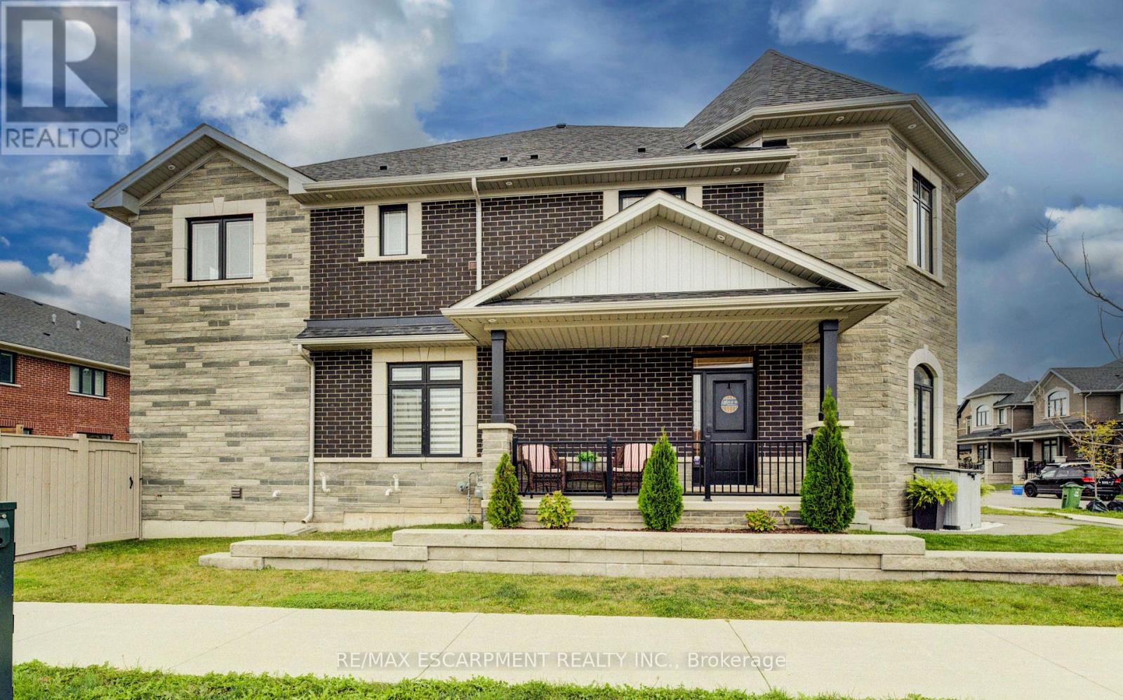 50 Kenesky Drive, Hamilton, Ontario  L8B 1Y2 - Photo 4 - X12587900