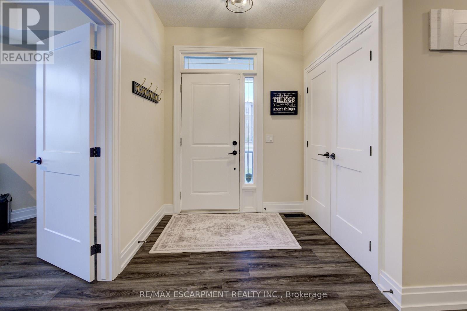 50 Kenesky Drive, Hamilton, Ontario  L8B 1Y2 - Photo 9 - X12587900