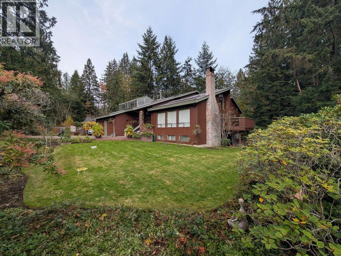 1498 CHAMBERLAIN DRIVE, North Vancouver, British Columbia