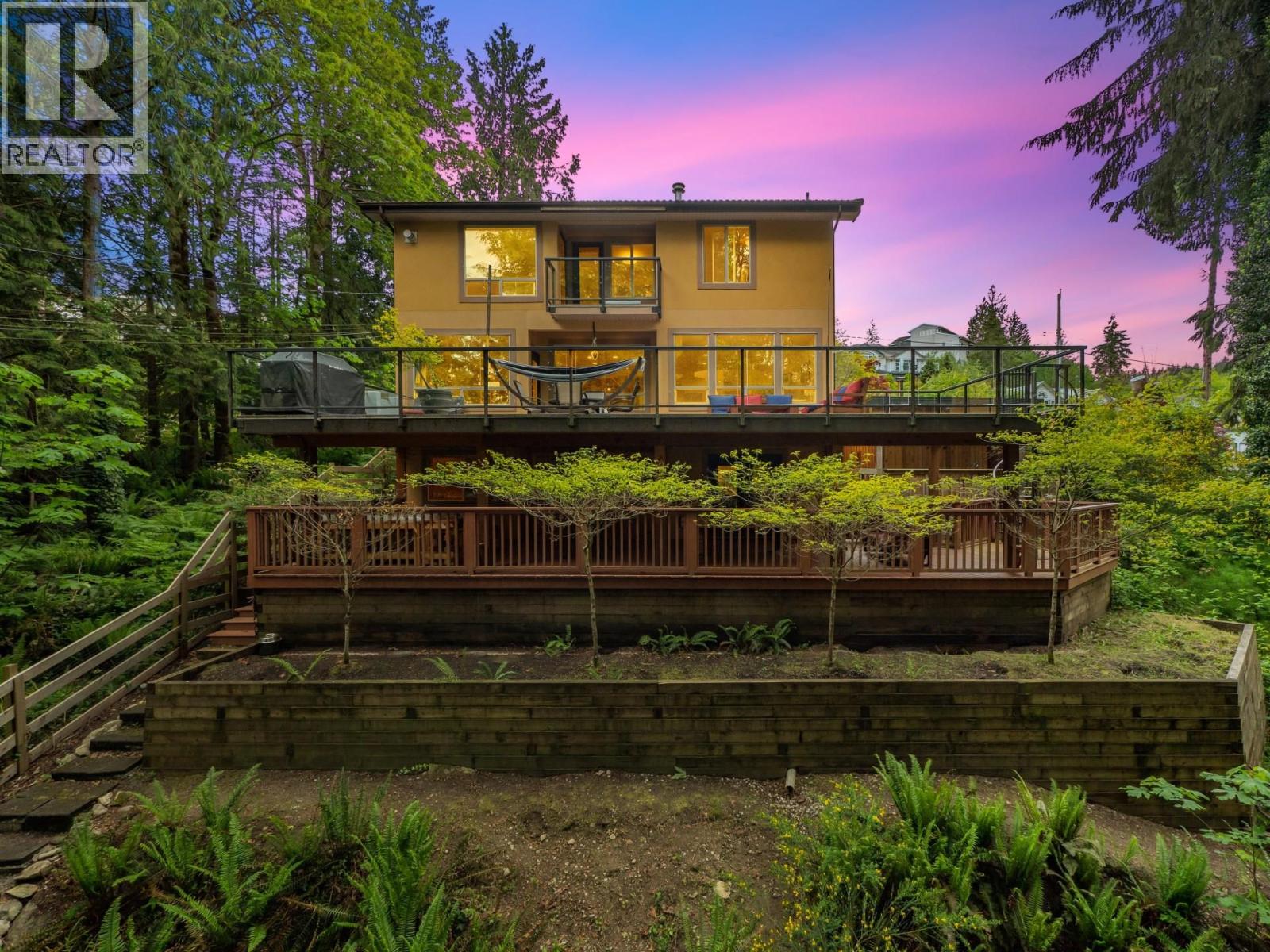 5836 MARINE WAY, Sechelt, British Columbia