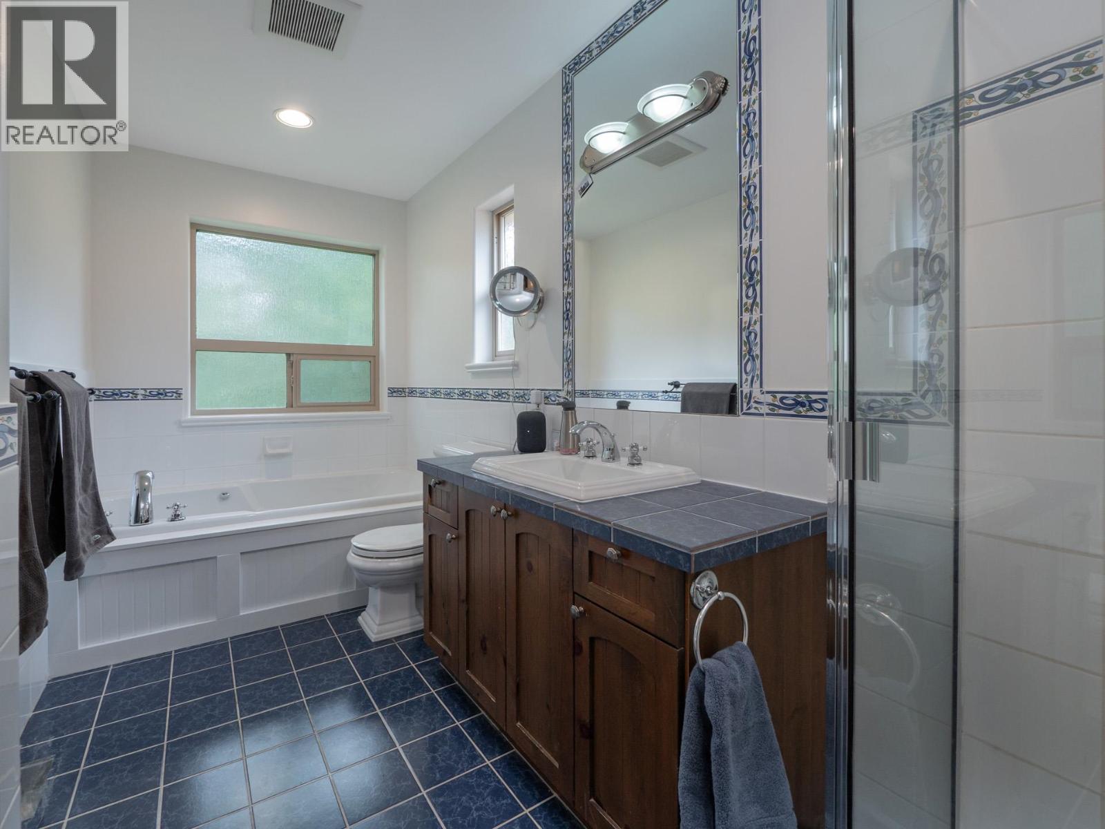 5836 Marine Way, Sechelt, British Columbia  V7Z 0R3 - Photo 15 - R3071020