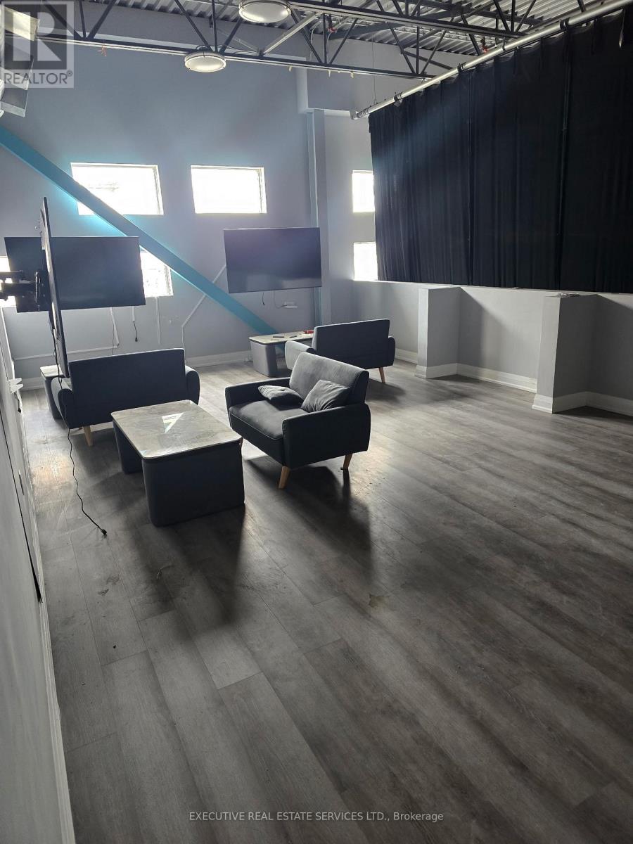 104 - 1065 Canadian Place, Mississauga, Ontario  L4W 0B8 - Photo 4 - W12587124