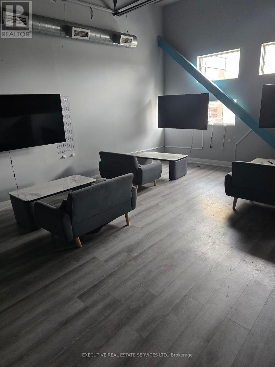 104 - 1065 Canadian Place, Mississauga, Ontario  L4W 0B8 - Photo 2 - W12587124