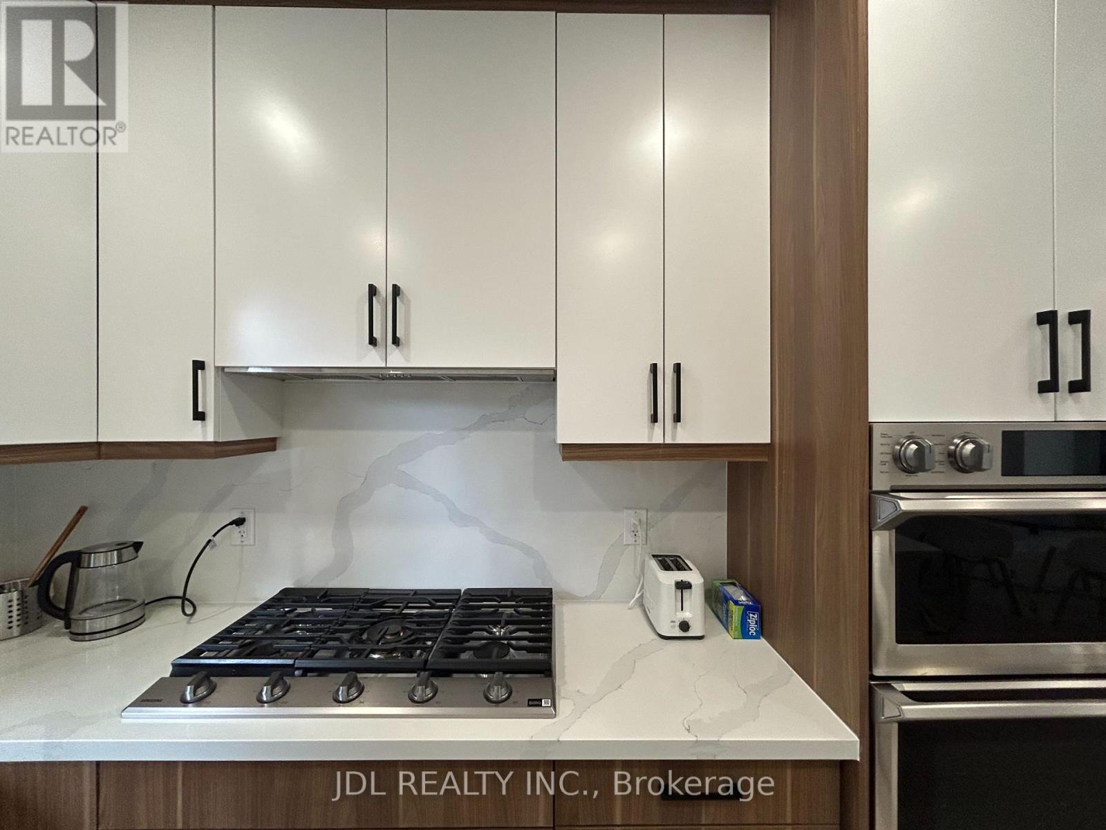 18 Connaught Ave Avenue, Toronto, Ontario  M4L 2V9 - Photo 12 - E12587928