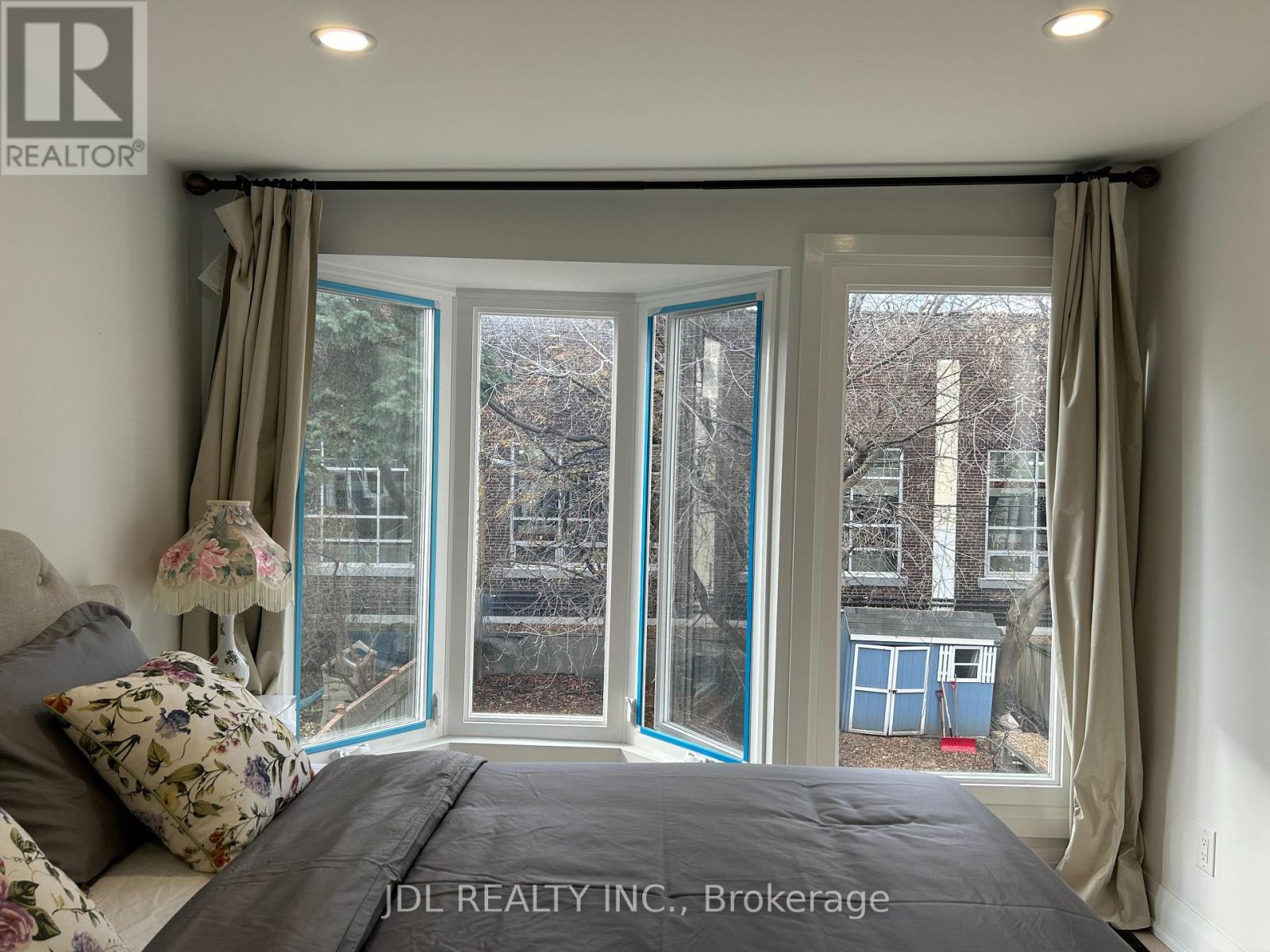 18 Connaught Ave Avenue, Toronto, Ontario  M4L 2V9 - Photo 17 - E12587928