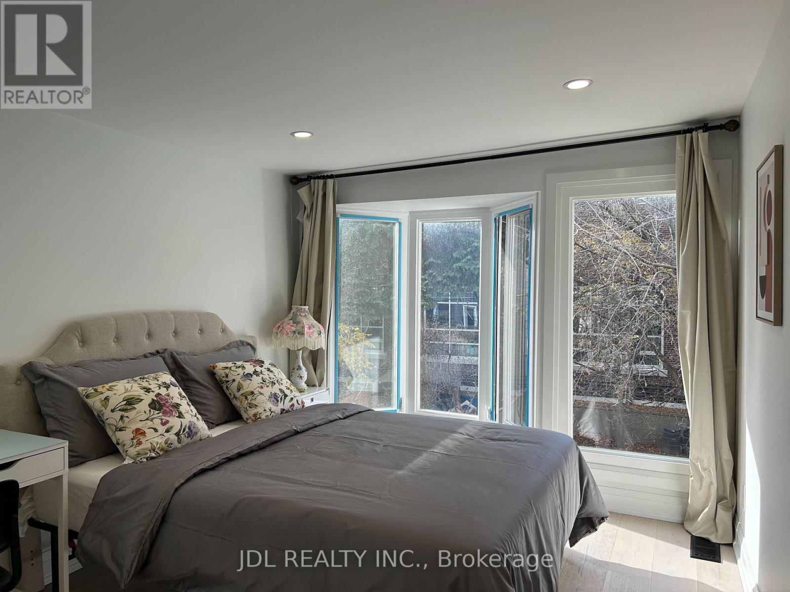 18 Connaught Ave Avenue, Toronto, Ontario  M4L 2V9 - Photo 19 - E12587928