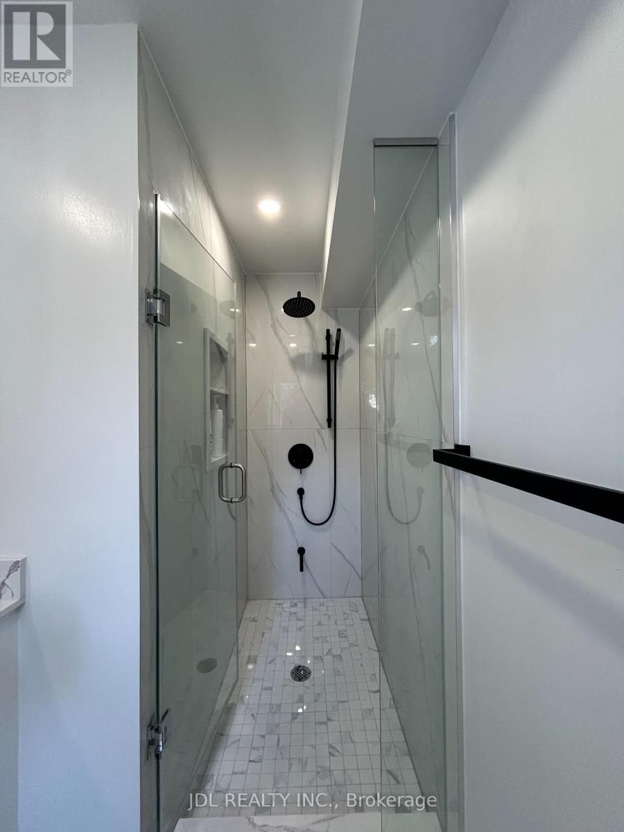 18 Connaught Ave Avenue, Toronto, Ontario  M4L 2V9 - Photo 26 - E12587928