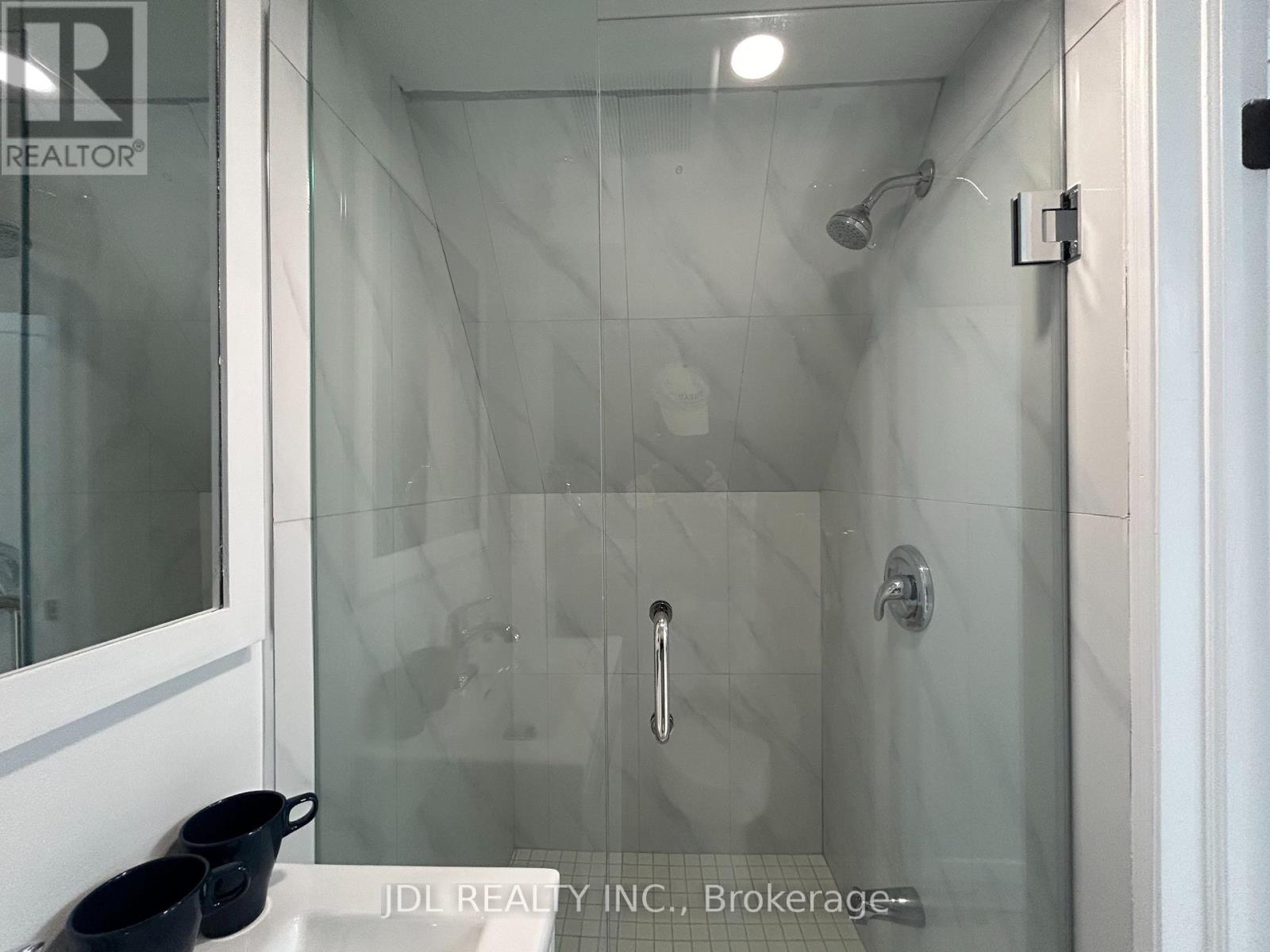 18 Connaught Ave Avenue, Toronto, Ontario  M4L 2V9 - Photo 31 - E12587928