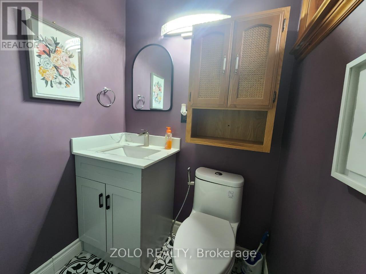 Main Floor - 5 Cabot Court, Aurora, Ontario  L4G 2Y9 - Photo 13 - N12587932