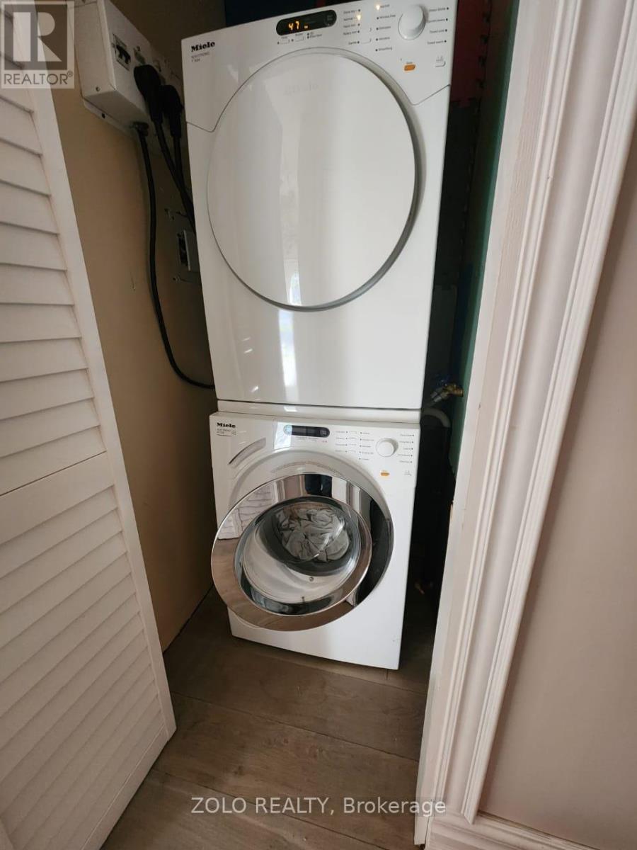 Main Floor - 5 Cabot Court, Aurora, Ontario  L4G 2Y9 - Photo 19 - N12587932