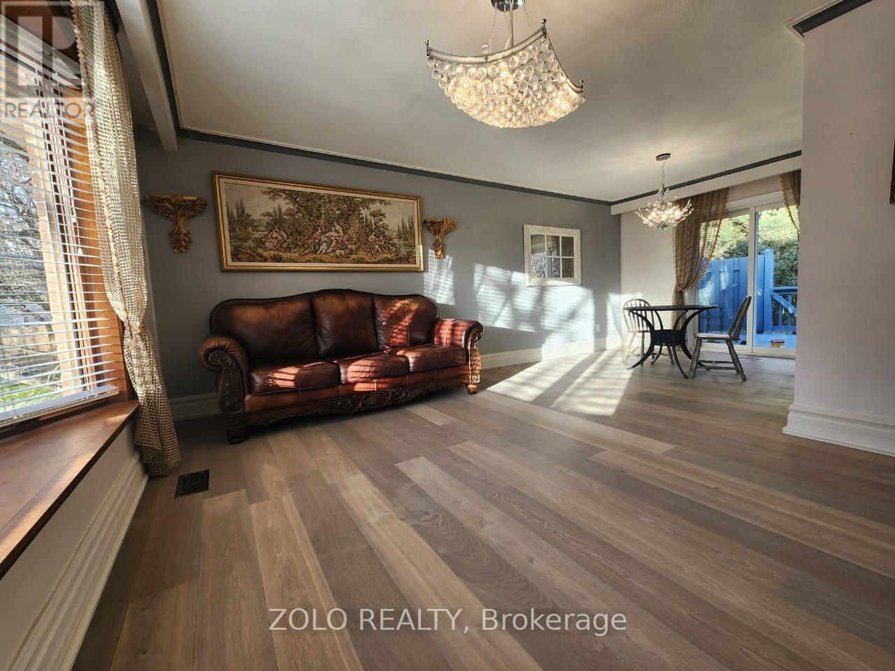 Main Floor - 5 Cabot Court, Aurora, Ontario  L4G 2Y9 - Photo 5 - N12587932