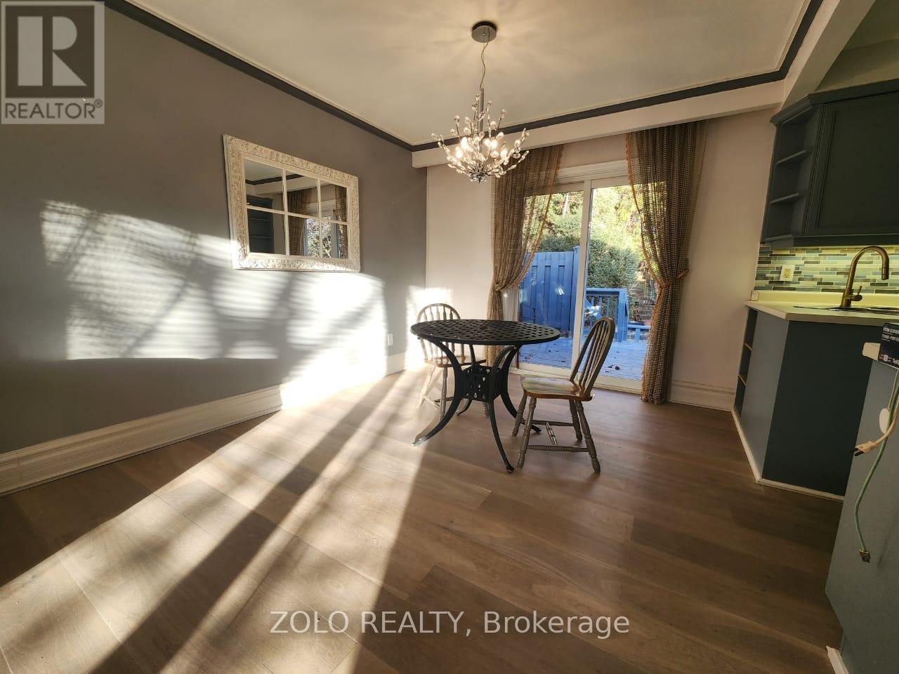 Main Floor - 5 Cabot Court, Aurora, Ontario  L4G 2Y9 - Photo 6 - N12587932