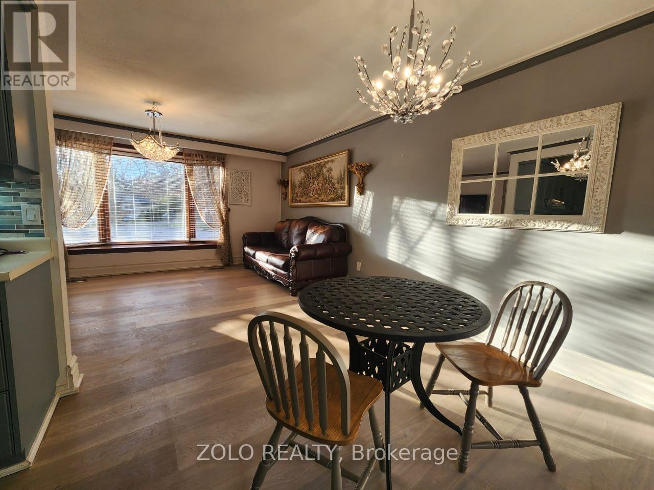 Main Floor - 5 Cabot Court, Aurora, Ontario  L4G 2Y9 - Photo 8 - N12587932