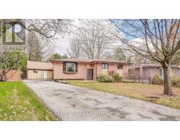 MAIN FLOOR - 5 CABOT COURT, Aurora, Ontario