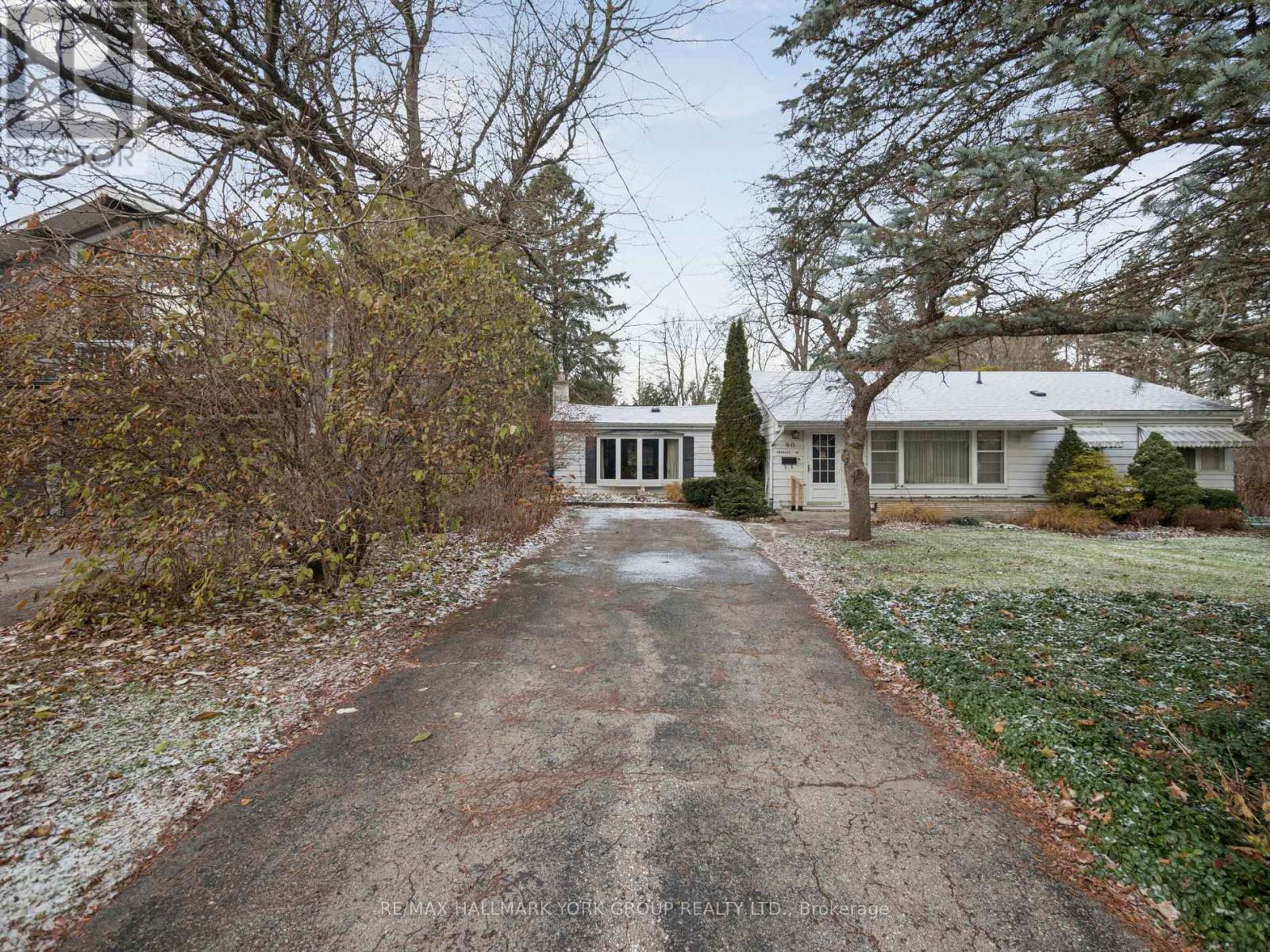 60 Charles Street, King, Ontario  L7B 1J7 - Photo 2 - N12587936