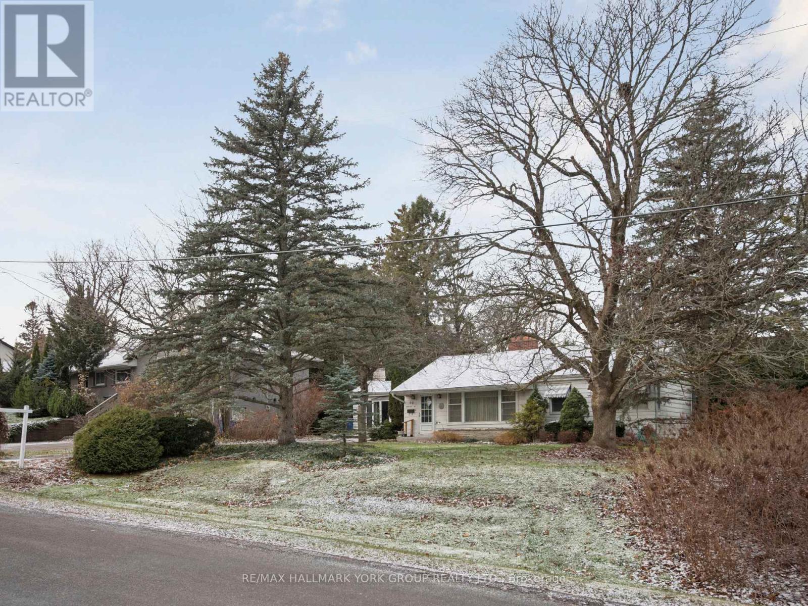 60 Charles Street, King, Ontario  L7B 1J7 - Photo 3 - N12587936