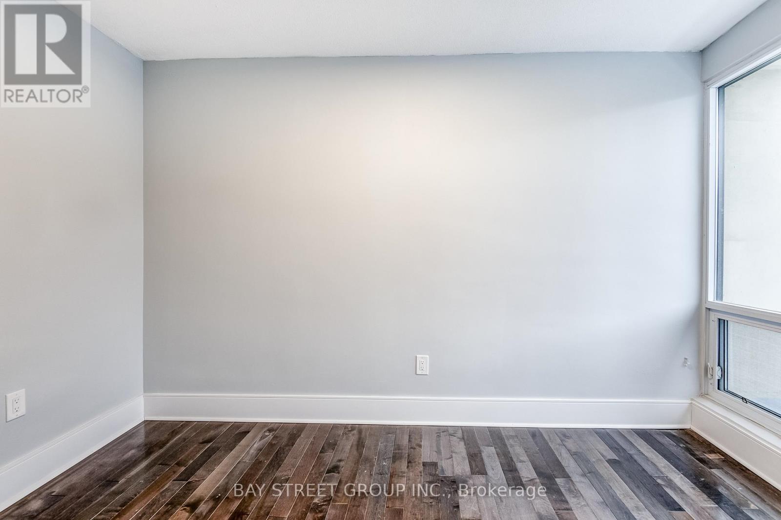 339 - 364 The East Mall, Toronto, Ontario  M9B 6C5 - Photo 10 - W12587920