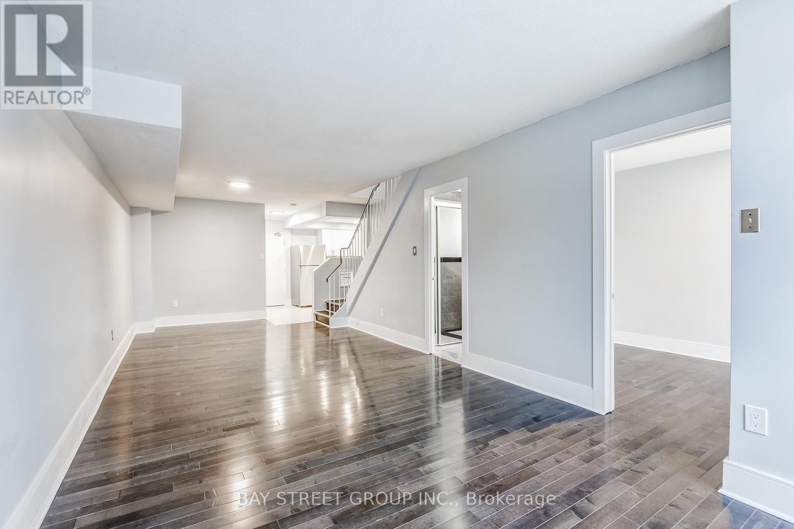 339 - 364 The East Mall, Toronto, Ontario  M9B 6C5 - Photo 3 - W12587920