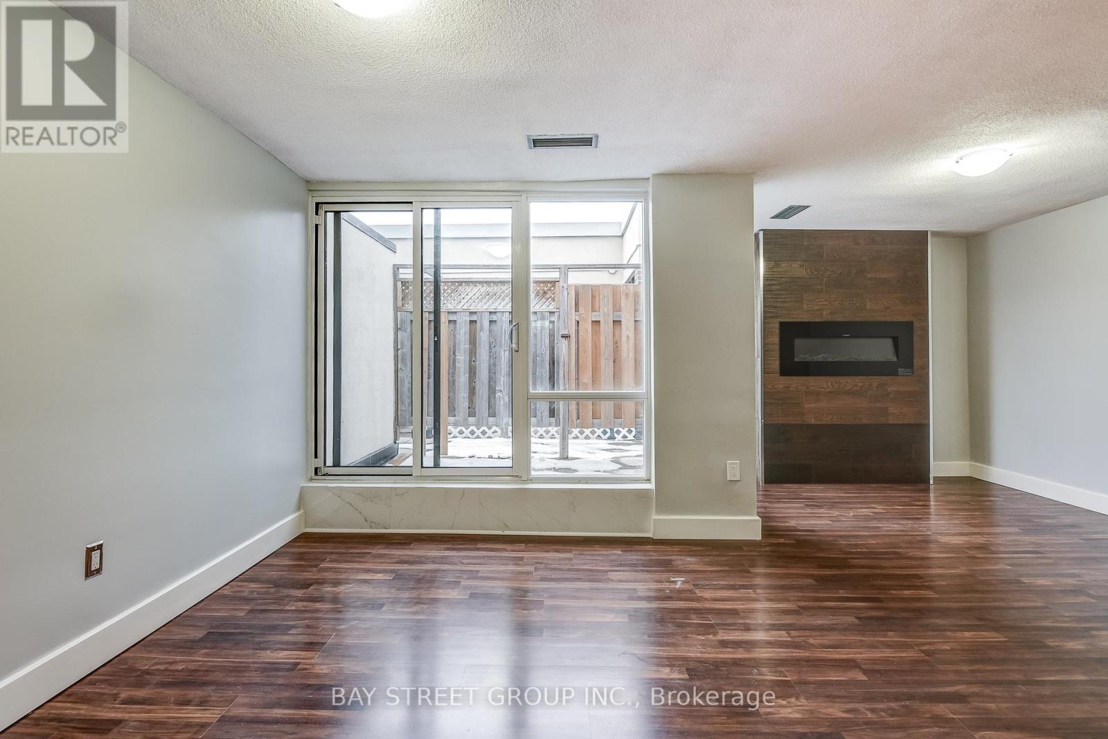 339 - 364 The East Mall, Toronto, Ontario  M9B 6C5 - Photo 5 - W12587920