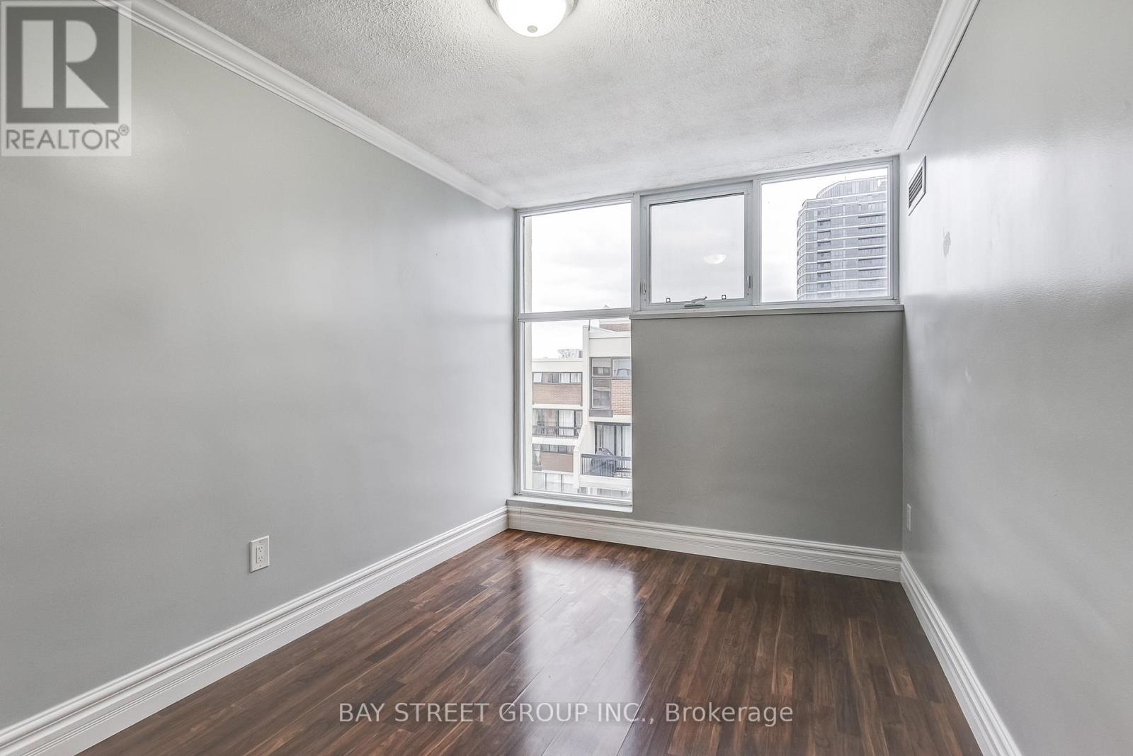 339 - 364 The East Mall, Toronto, Ontario  M9B 6C5 - Photo 9 - W12587920