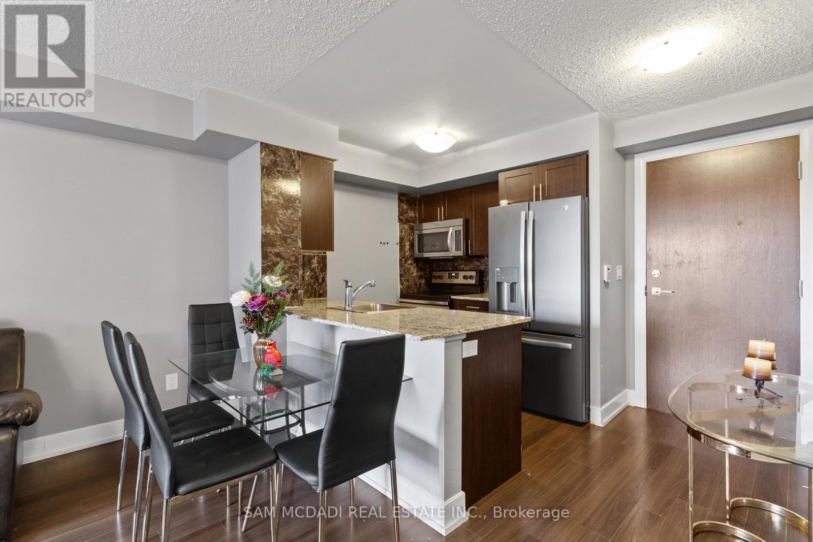 630 - 2 Eva Road, Toronto, Ontario  M9C 0A9 - Photo 3 - W12587922