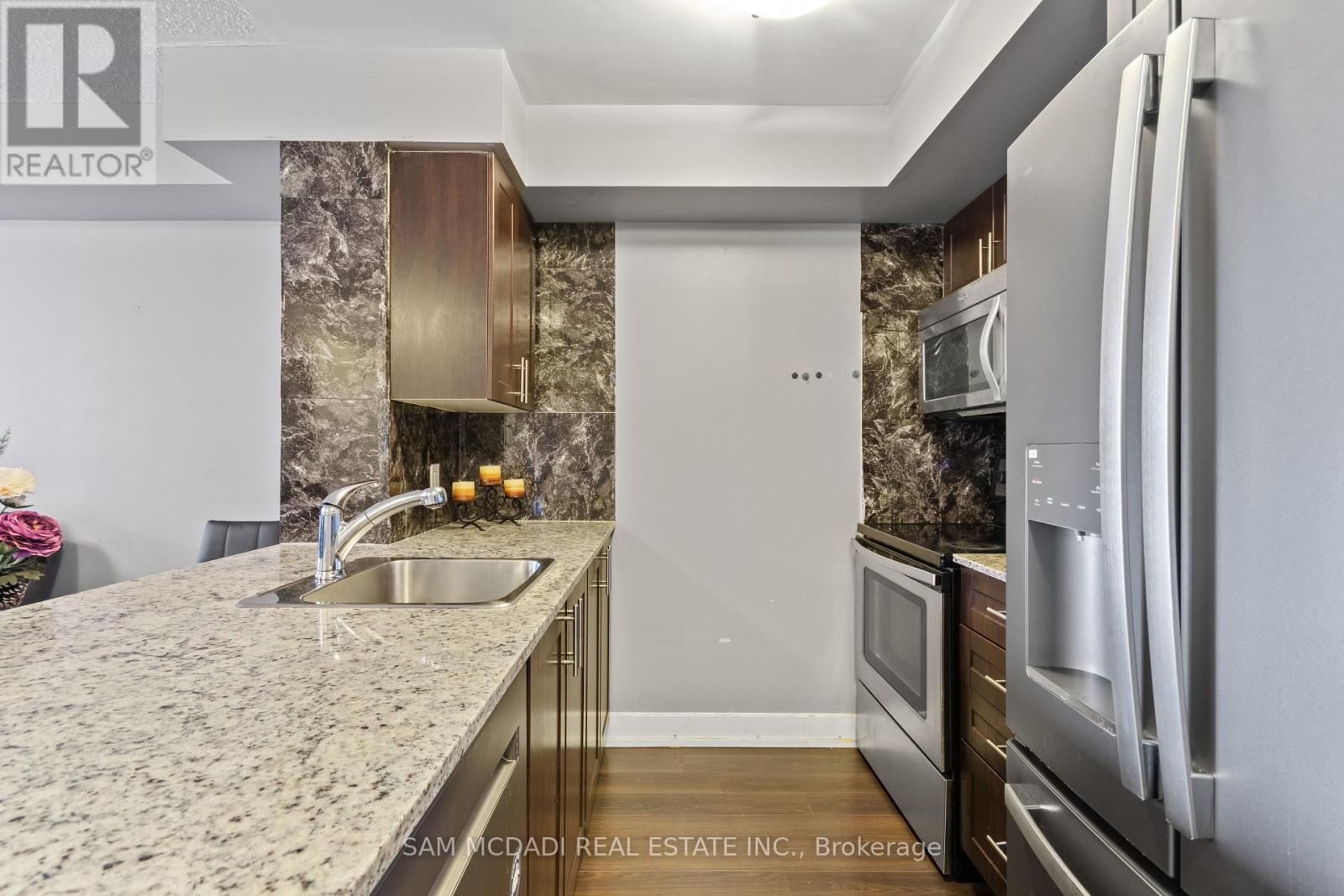 630 - 2 Eva Road, Toronto, Ontario  M9C 0A9 - Photo 4 - W12587922