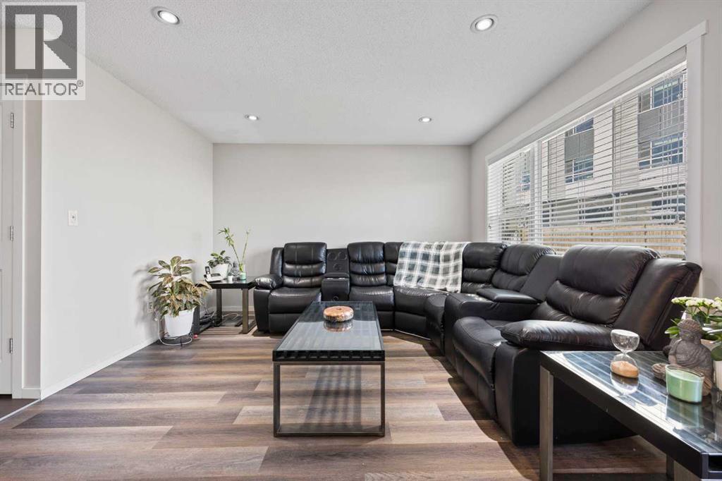 180 Panatella Way Nw, Calgary, Alberta  T3K 0X1 - Photo 9 - A2250983