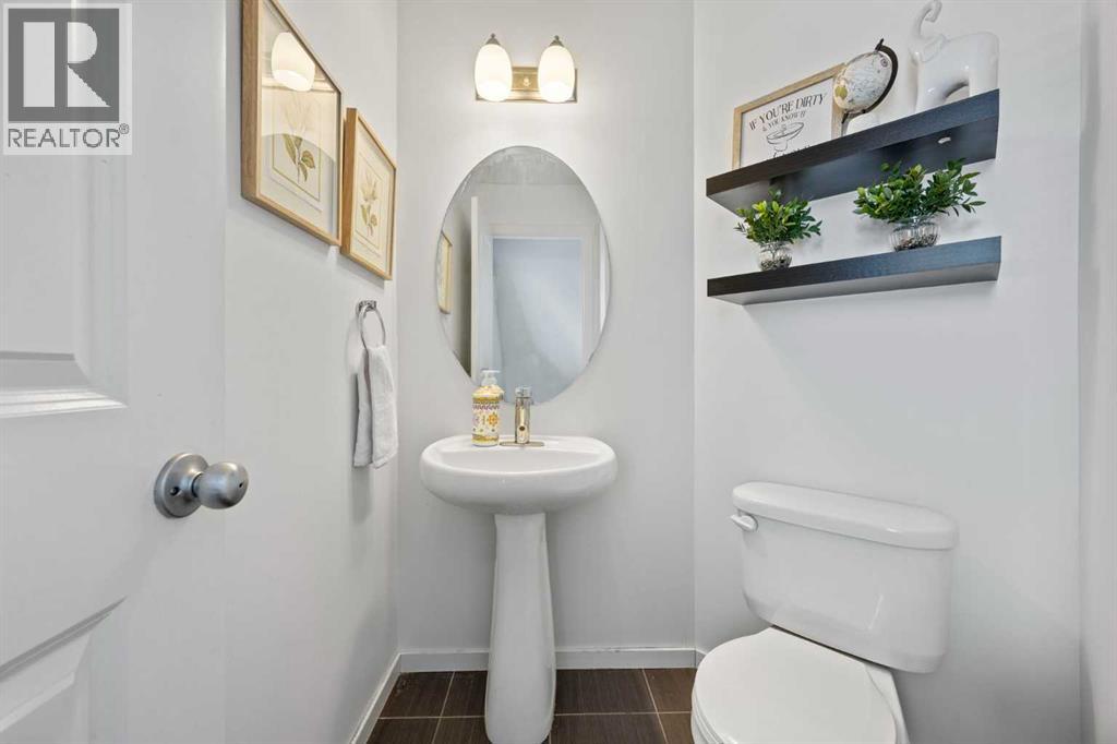 180 Panatella Way Nw, Calgary, Alberta  T3K 0X1 - Photo 13 - A2250983