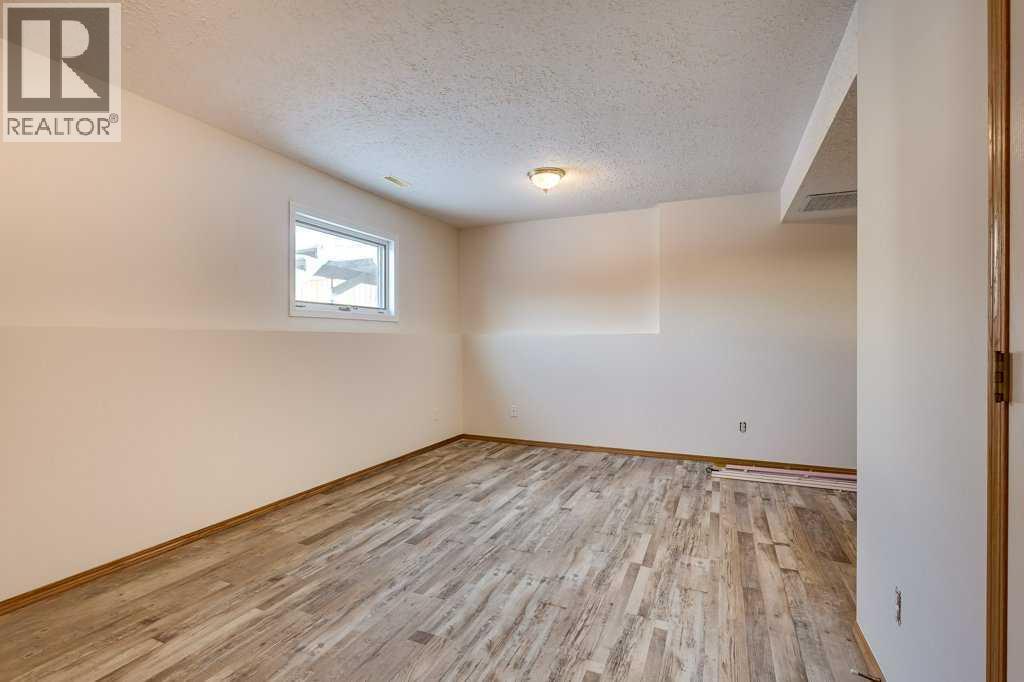 16 Lawrence Crescent, Red Deer, Alberta  T4R 2P2 - Photo 33 - A2272992