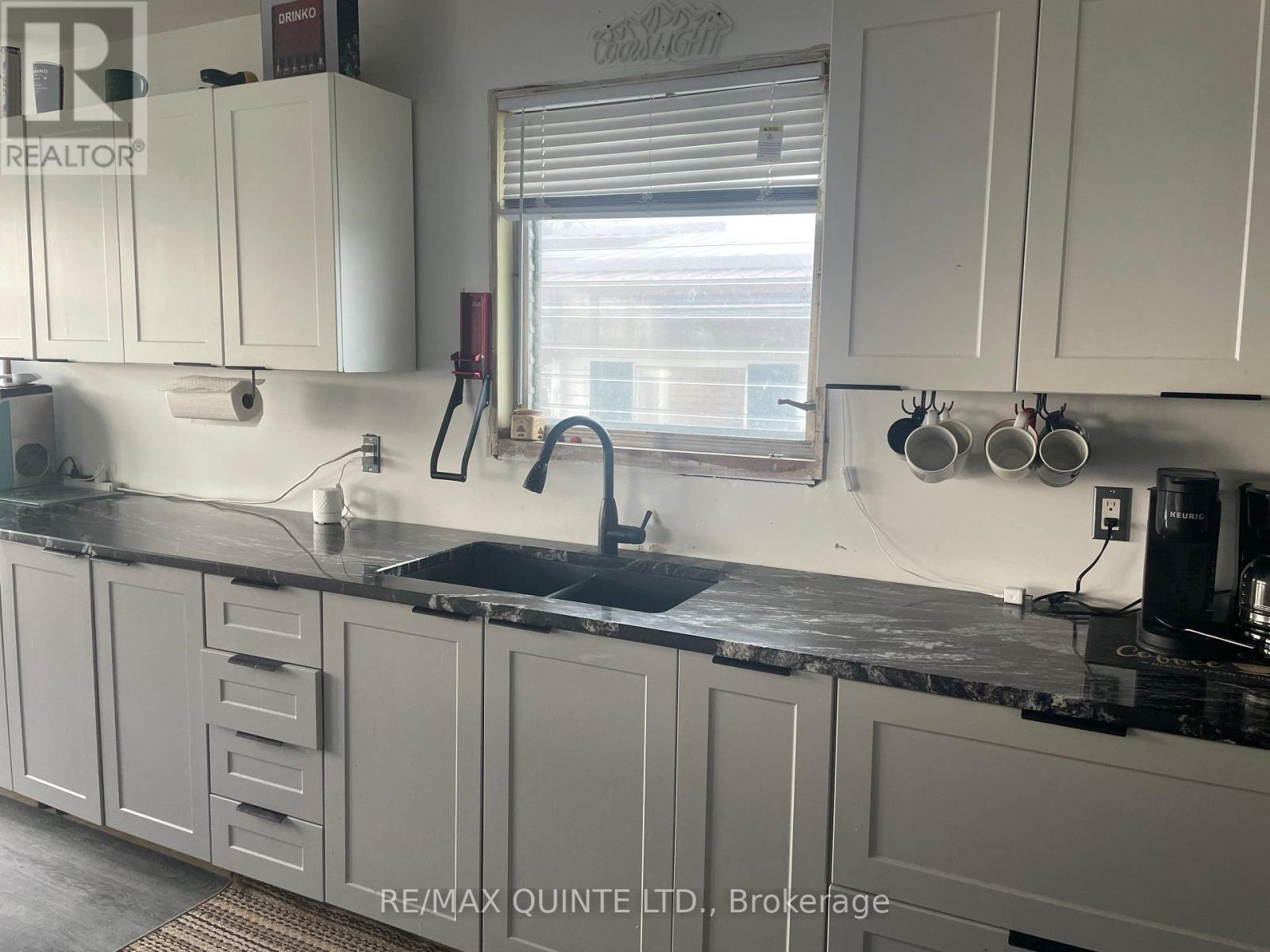 27 First Avenue, Quinte West, Ontario K8V 5M6 - Photo 4 - X12583014